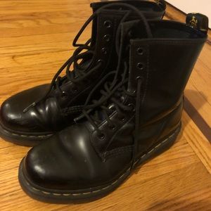 DR MARTEN Leather Boots